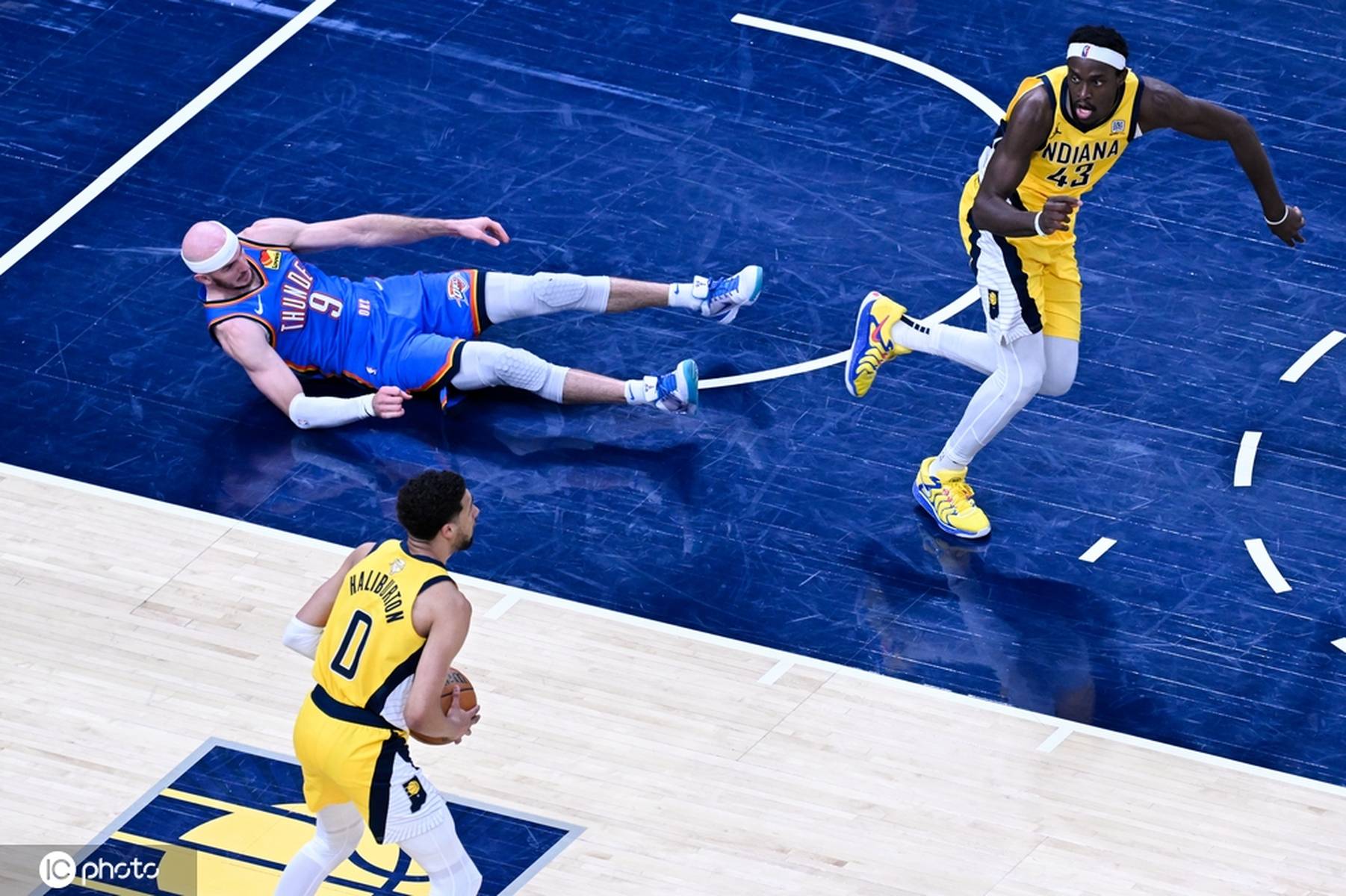 西亚卡姆连续十场比赛得分超过战术调整，掘金不断突破！赛场气氛高涨的简单介绍九游体育官网